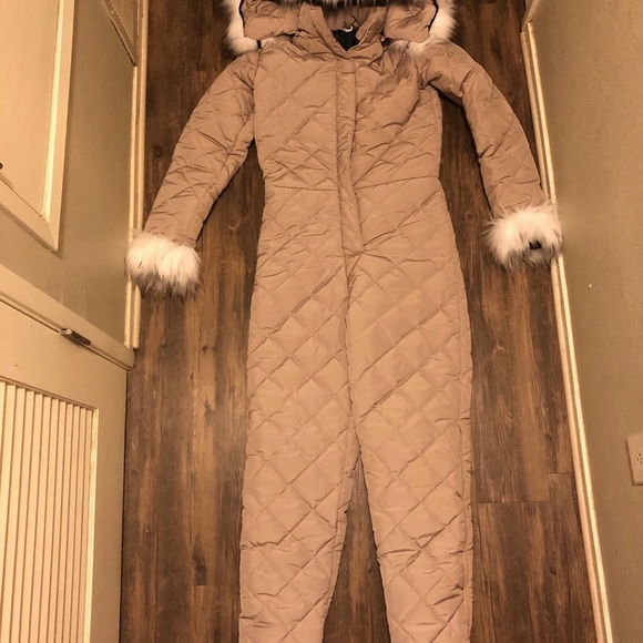 BRAND NEW snow suit w/ matching gloves and Fanny - Picture 3 of 5